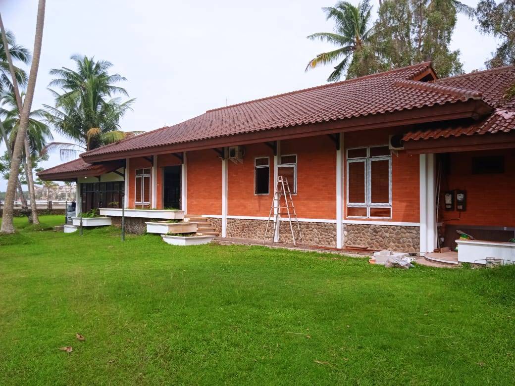 pintu upvc jalusi 2