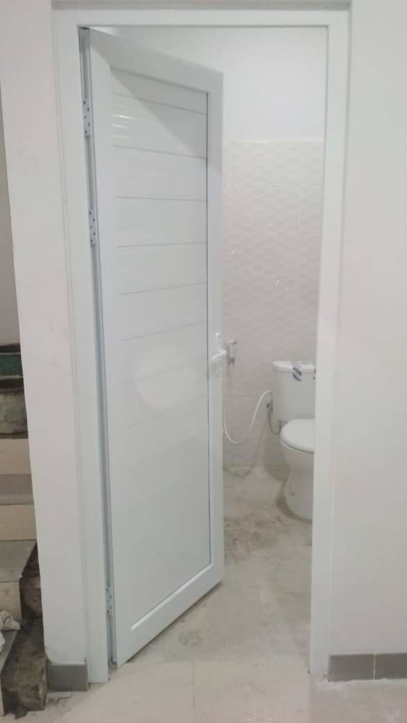 pintu upvc kamar mandi 9